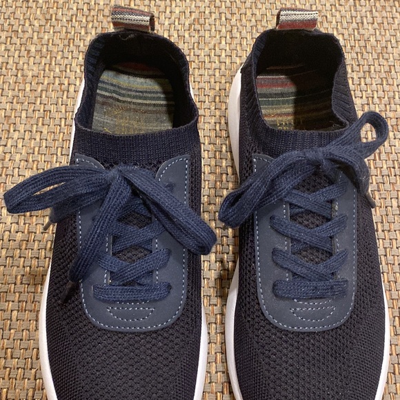True Craft 7.5 Navy Sneakers - Picture 3 of 9